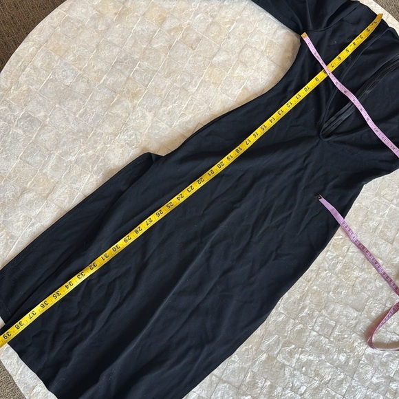 Chrissy Teigen x Revolve Get Low Midi Dress XS NEW black LBD soft jersey - Picture 7 of 10